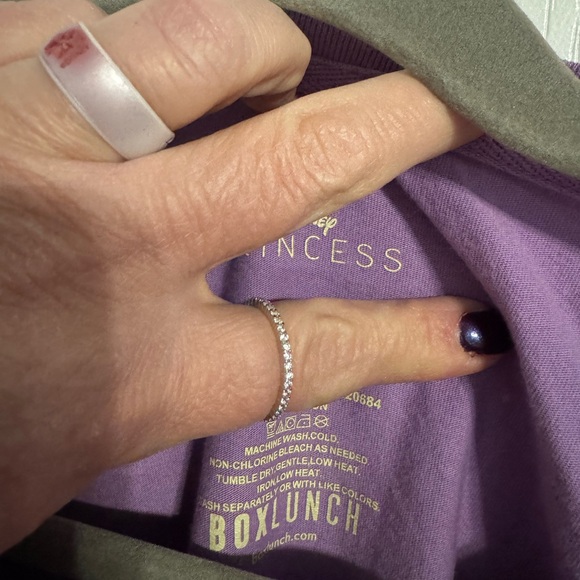 Disney Tangled Floral Lanterns Women’s Teeshirt BoxLunch Excluaivw - Picture 8 of 8